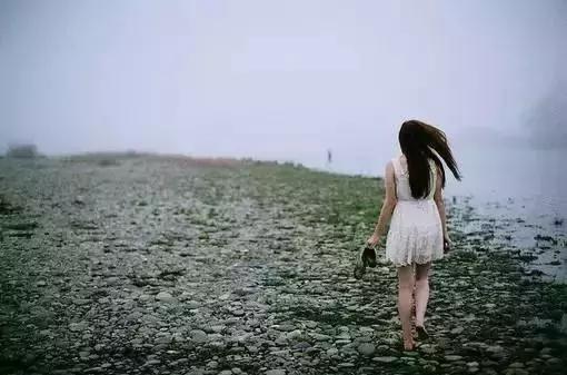 太重感情，会很辛苦