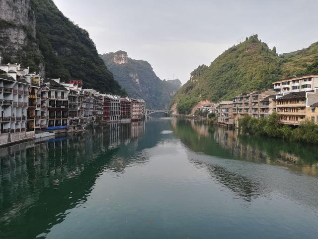 贵州东南部的这个小县城，古朴雅致，山水秀丽，不输凤凰古城，关键人比较少，温度舒适