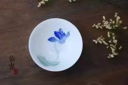 别惯坏，不领情的人；别喂饱，不感恩的心
