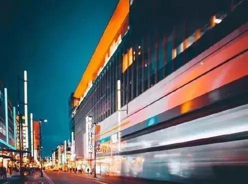 鞋磨破可以换，但路必须自己走