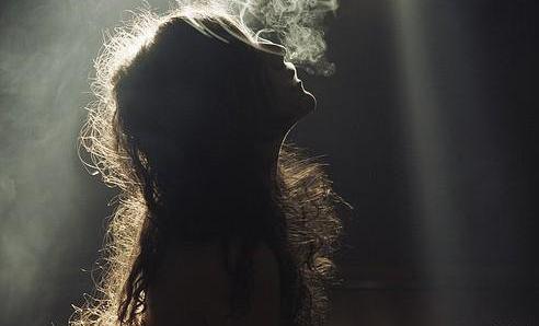 生活就是要逼自己变得逆来顺受，宠辱不惊！