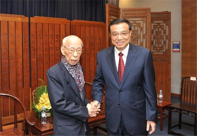 国学大师饶宗颐，活着就要有意义