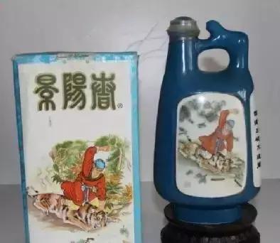 穿过记忆的酒香