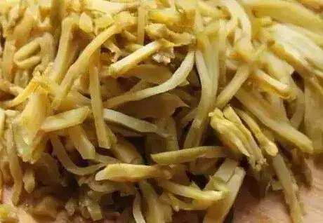 那些年，农村孩子上学带过的饭盒，吃过的人，看哭了