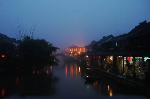江南夜半听雨声