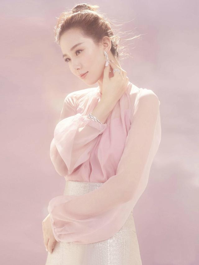 铅华洗尽，流年成诗 致气质女神刘诗诗！