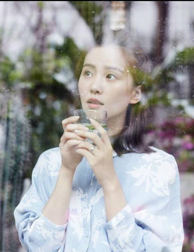 铅华洗尽，流年成诗 致气质女神刘诗诗！
