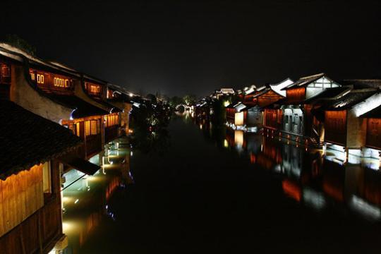 回忆埋葬在烟雨江南