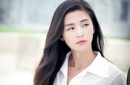 从人鱼走出来的“全”女神