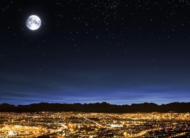 璀璨夜景下的情思