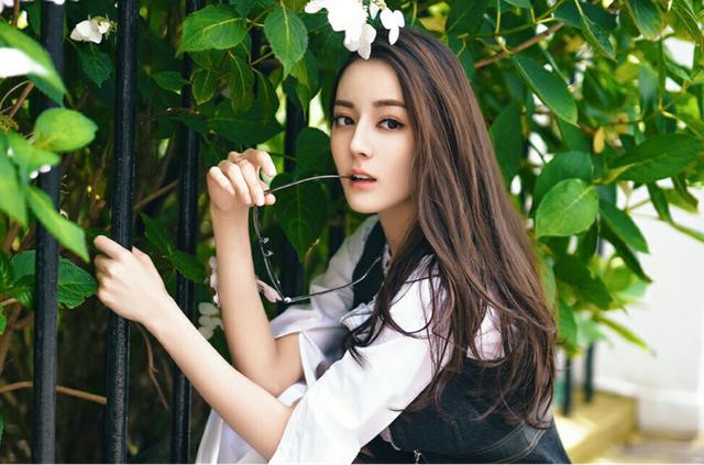 迪丽热巴从小到大，美得不需要理由