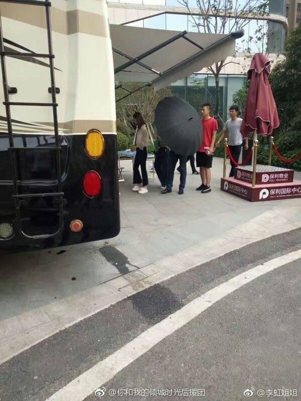 赵丽颖新剧路透曝光，网友：颖宝现代装实在太美了，期待林浅上线