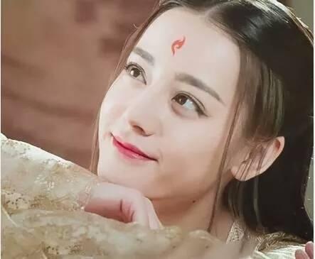 迪丽热巴从小到大，美得不需要理由