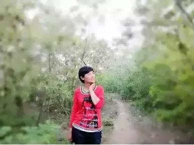 穿过记忆的酒香