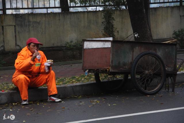 你尊重别人的样子，真让人心疼