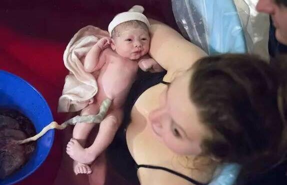 孕育生命的过程，是一个女人最美的绽放