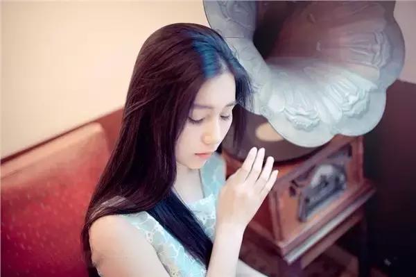 女人的美丽，是灵魂深处闪烁出的一种从容与淡定