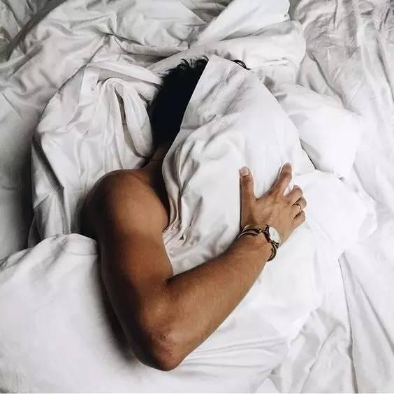 科学研究表明：“鬼压床”现象，原来比深度睡眠更重要
